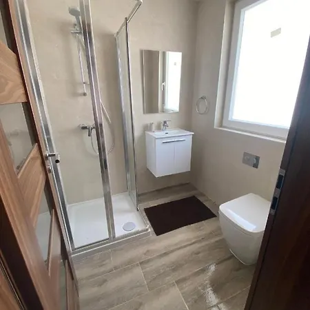 Lägenhet Quiet Comfort 3-bedroom - Ideal For Families And Business - Near Airport Luqa