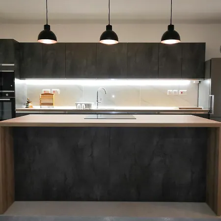 Quiet Comfort 3-bedroom - Ideal For Families And Business - Near Airport *