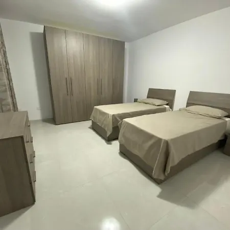 Modern, Spacious, 3 Bedroom Near Malta International Airport Appartement Luqa