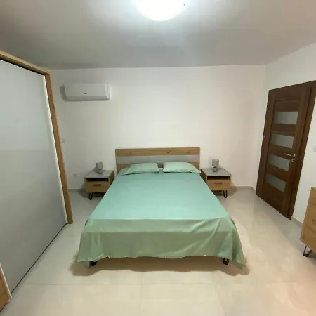Modern, Spacious, 3 Bedroom Near Malta International Airport