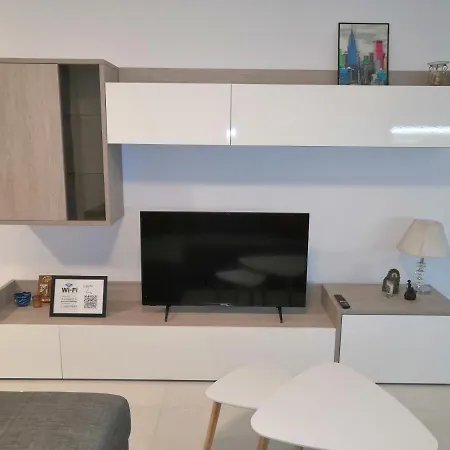 Quiet Comfort 3-bedroom - Ideal For Families And Business - Near Airport * Лука